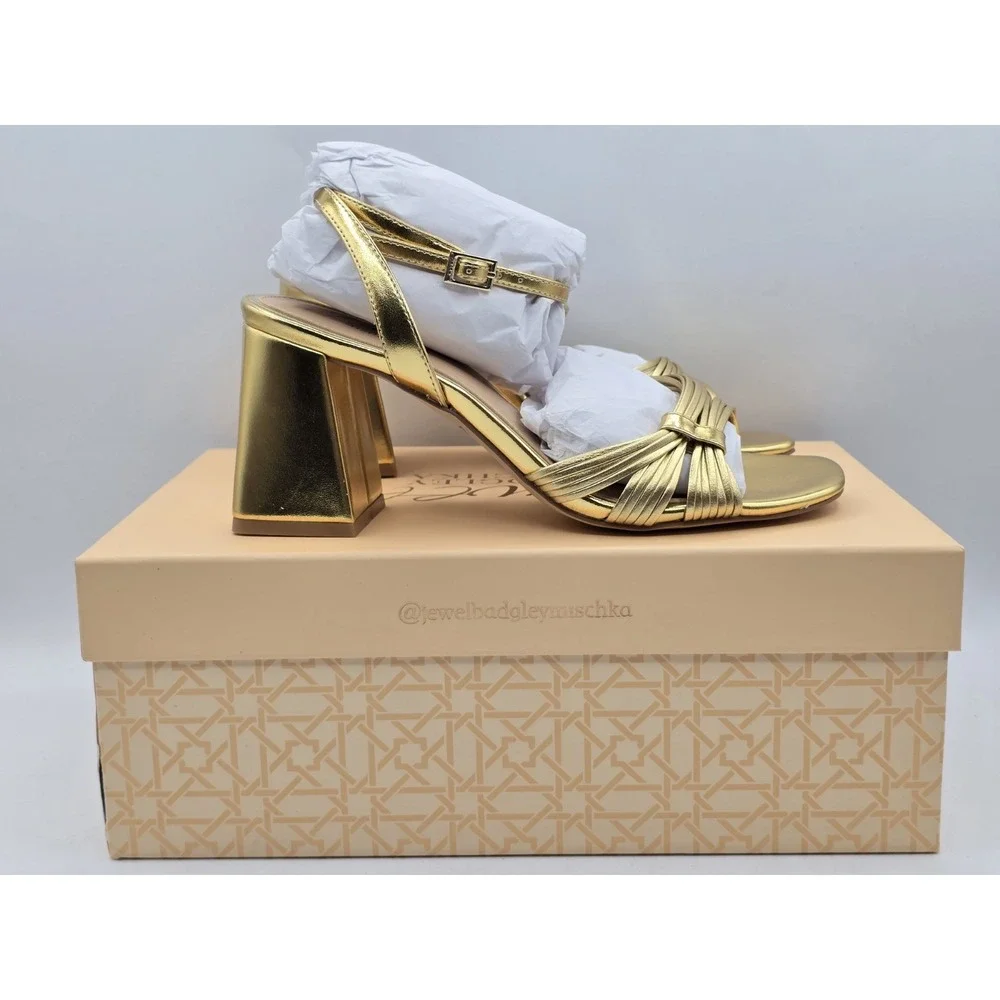 Badgley Mischka this listing